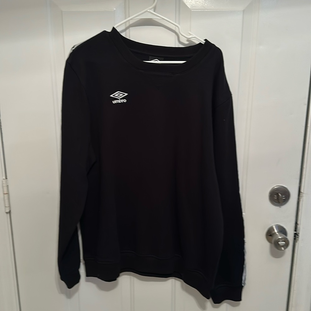 Umbro shirt black size xl